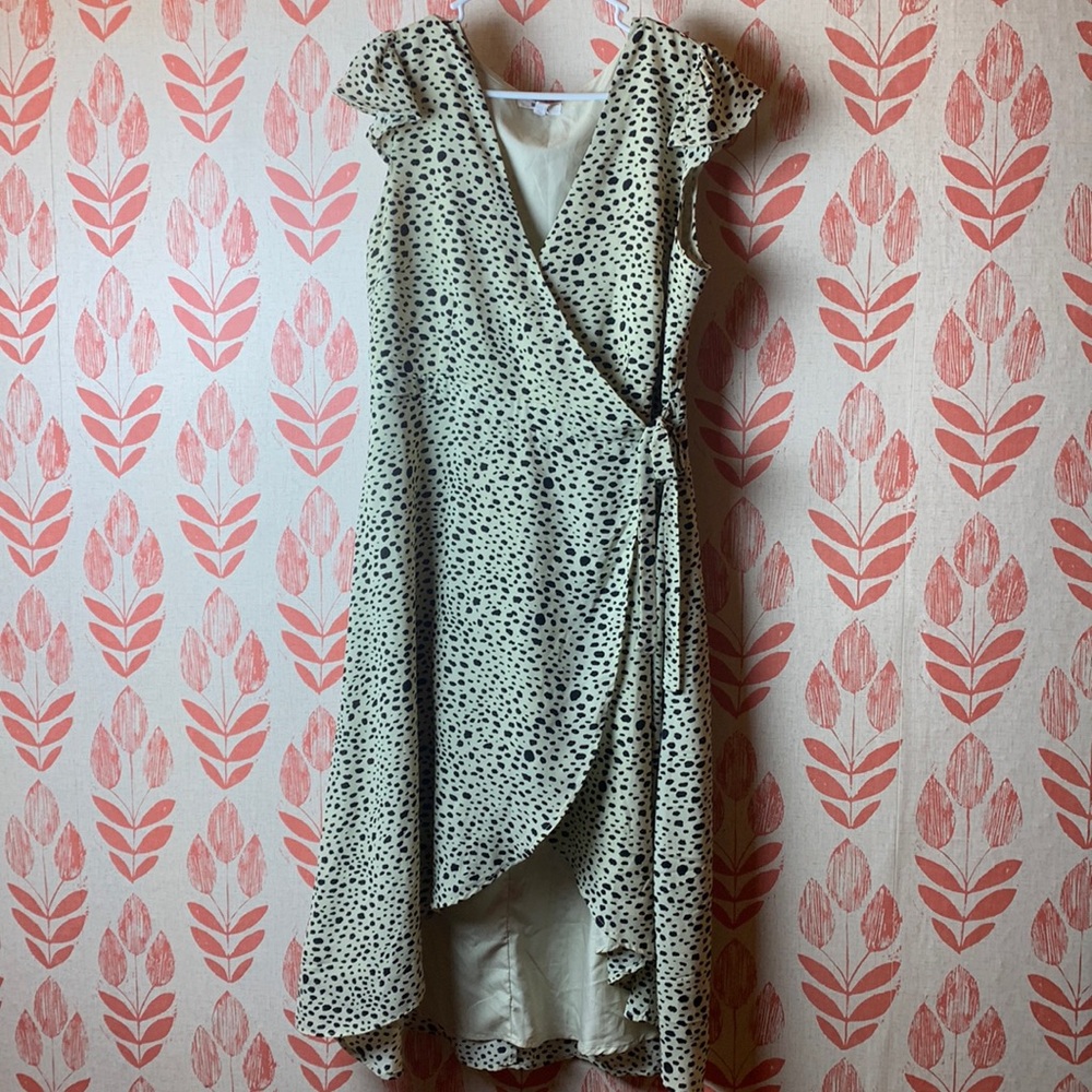 EUC BB Dakota by Steve Madden Cream Wrap Dress with Black Spot Print SZ L